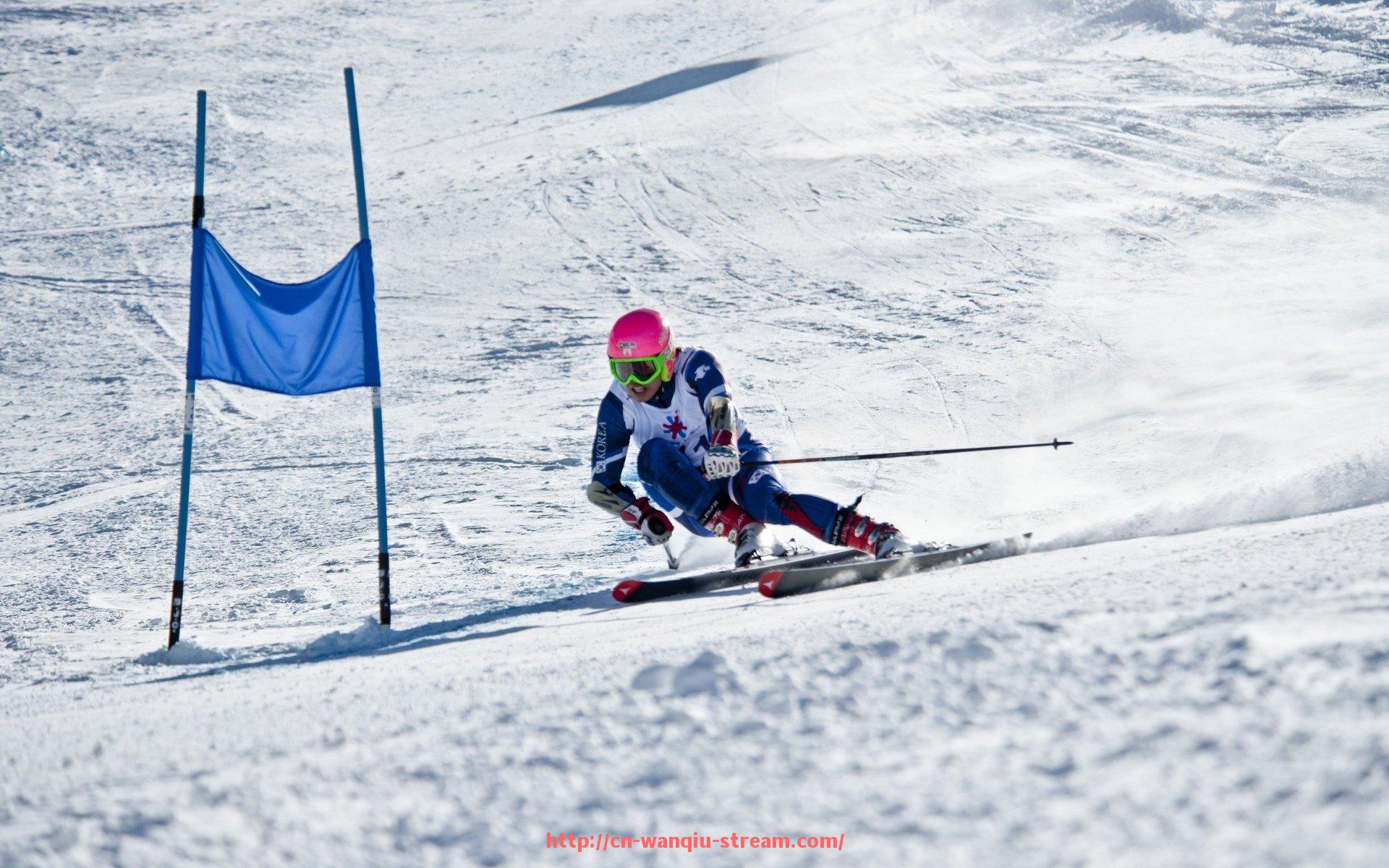 玩球直播-英超球员工资支付方式详解：直接发放与分期制度